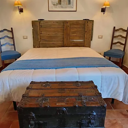 La Camilla